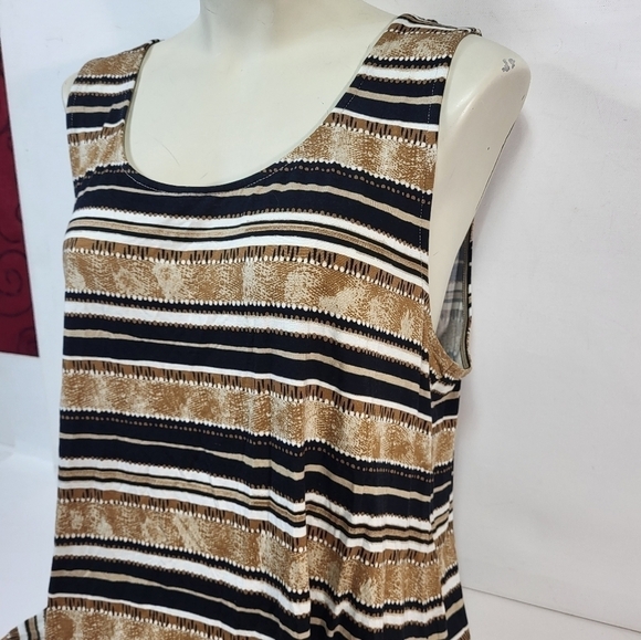 NWT Love & Legend Patterned Blouse - Picture 3 of 8